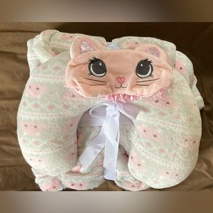 Brand new 3piece baby set, pink kitty plush blanket, headrest and sleep eye mask